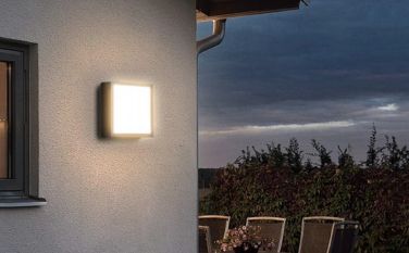Paano Mag-install ng Bulkhead Light ng Motion Sensor (Step-by-Step)