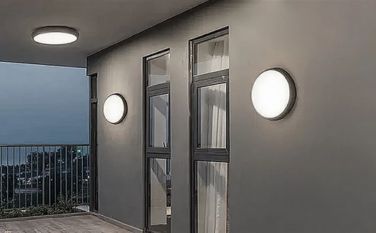 Brass vs. Stainless Steel Bulkhead Lights: Alin ang Mas Mabuti Para sa mga Co...